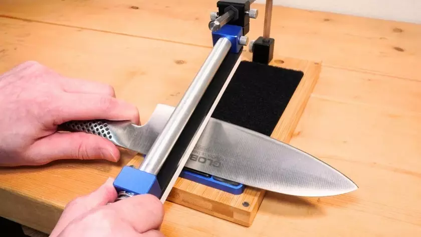 研ぎ時間は最短5分！曲線の刃が砥げる新しい包丁砥ぎ器　EDGBLACK Knife Sharpener Curve(エッジブラック　ナイフシャープナー　カーブ)がMakuakeにて先行販売開始！