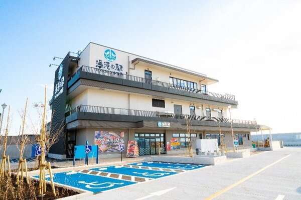 【漁港の駅TOTOCO小田原】小田原の秋の味覚「カマス」を食べ尽くす「カマスの大運動会」を開催！