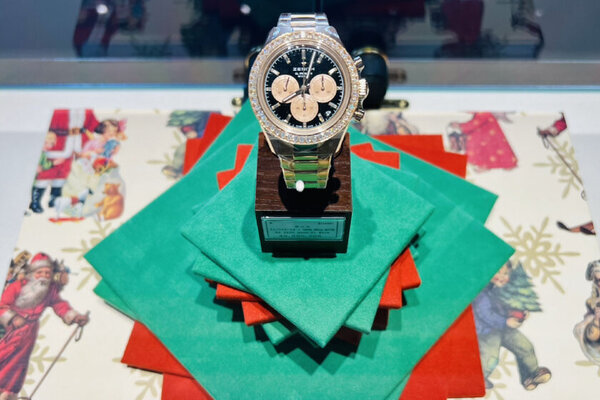 横浜・関内駅徒歩1分 クリスマスディスプレイを今年も展開！『ロデオドライブ横浜関内店』に高さ約12mの巨大ツリーが登場