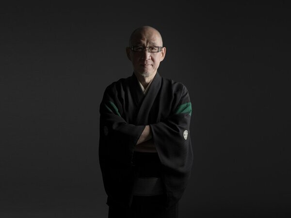 東京・京橋からつながる家紋の世界を表現した企画展『「縁と線 -京源のキセキ-」紋章上繪師 波戸場承龍・波戸場耀鳳』　