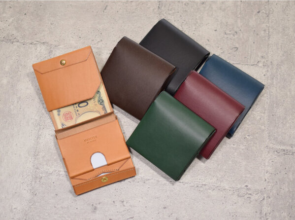 カード10枚を2か所に収納！小さく薄く大容量！こだわりの二折り財布『エンジーマ』をMakuakeにて11月19日(火)に公開！！公開初日に目標金額達成！