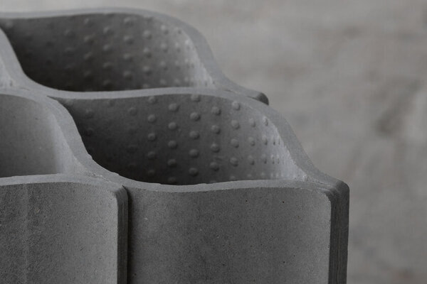 風景に溶け込む傘立て「Slate Umbrella Stand」をプロダクトデザイナー 倉本 仁氏とのコラボレーションでLIFEWORKPRODUCTSから12月2日発売