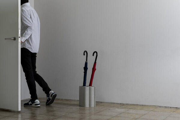 風景に溶け込む傘立て「Slate Umbrella Stand」をプロダクトデザイナー 倉本 仁氏とのコラボレーションでLIFEWORKPRODUCTSから12月2日発売