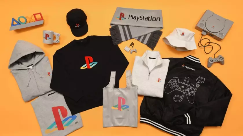 初代PlayStation(R) 発売30周年記念　開催中の『PlayStation(TM) Official Licensed POP UP STORE by GRAPHT in 東京ソラマチ(R)』にて購入者限定ノベルティ及び限定カラーアイテムが登場