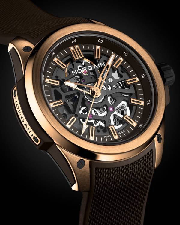 NORTEQ(R)素材と18Kレッドゴールドのスポーツウォッチを発表　公式アンバサダーは伝説的なアイスホッケー選手ローマン・ジョシ