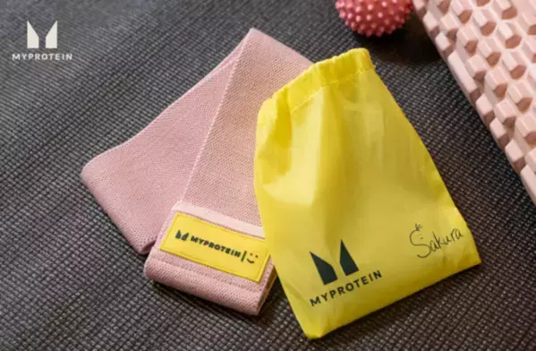 マイプロテイン、数量限定「薬学生トレーニーSakura」監修Impact ホエイ プロテイン(ピーチヨーグルトフレーバー)を好評発売中～試作を重ねて誕生した数量限定フレーバー～