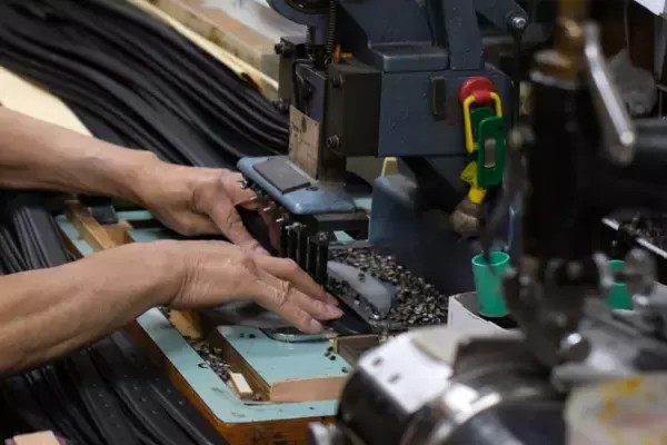 12月10日「ベルトの日」よりプレゼントキャンペーン開催！最高級の本革素材を使用した紳士本革ベルトを100名様にプレゼント