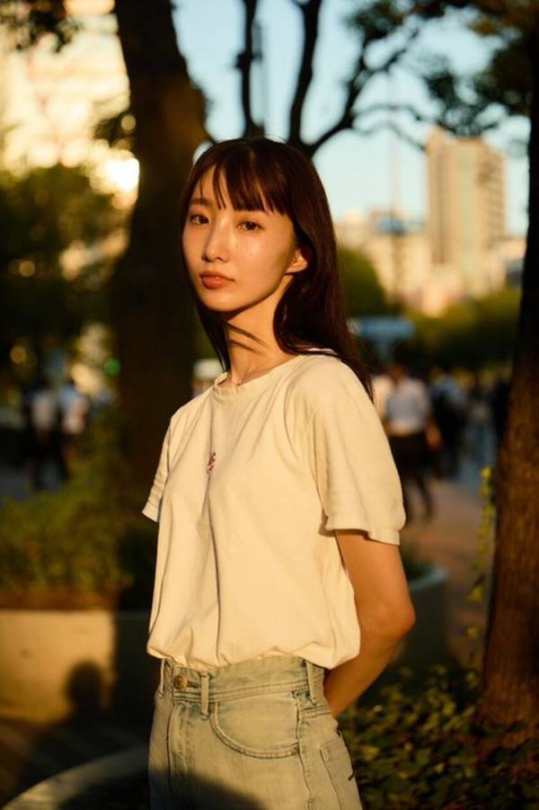 YANUKの最上級ライン「PREMIUM2」の特集ページにバレエダンサーである飯島望未をモデルに起用