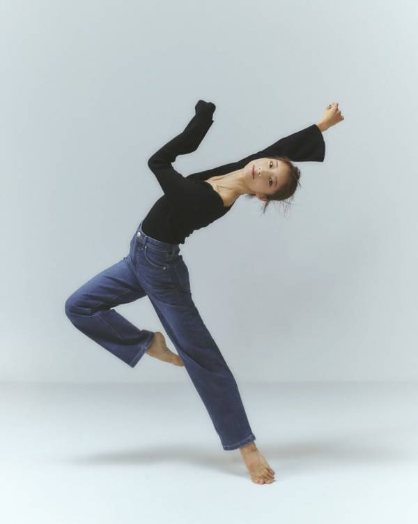 YANUKの最上級ライン「PREMIUM2」の特集ページにバレエダンサーである飯島望未をモデルに起用