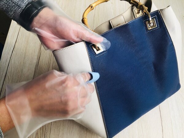 宅配クリーニング“ニック”　バッグ(リュック)・財布クリーニング・リカラーのクリスマスキャンペーンを開催