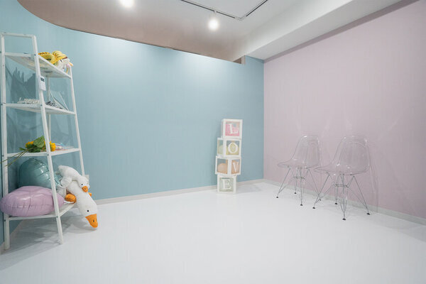 福岡市中央区 | TikTokで話題の盛れるセルフ写真館「f/ichi(エフノイチ)」の撮影ブースがリニューアル！新背景でワンランク上の写真が撮れるように。