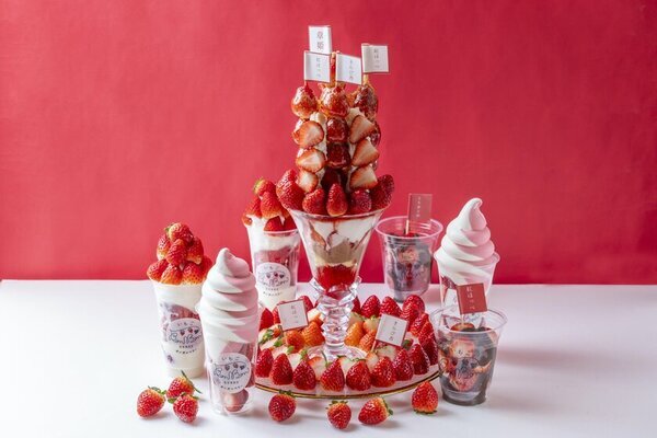 ＜いちごBonBonBERRY ATAMI HOUSE.＞累計販売数17万本のいちご飴がパフェに！「100粒いちごあめパフェ」が12/13(金)より新発売