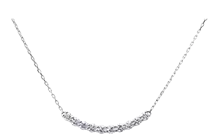 ホリデーシーズンに至高の輝きをダイヤモンドジュエリーで特別なプロポーズ