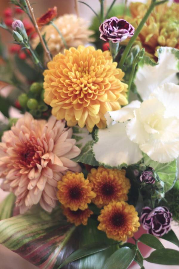 2025年が最良の1年でありますように願いを込めて「縁起の良い花」をテーマにお正月の生花レッスンを開催