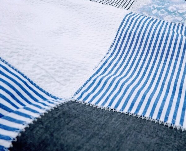 目標達成！東京でメイドインジャパンを企画生産するメイクドウピエロ　TPSミシンによる特殊縫製「超軽快　Vカラージャケット」がMakuakeにて好発進