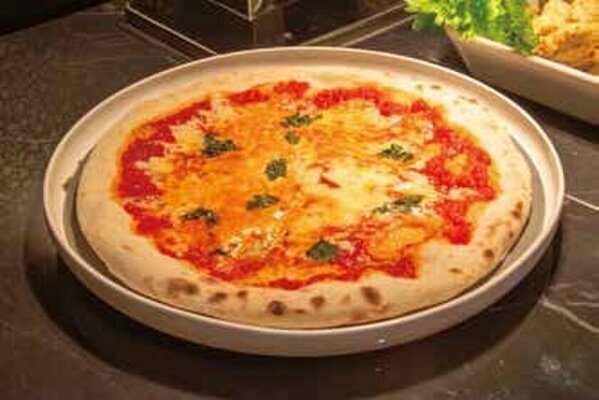 “グラマラス”で“セクシー”なCLUB LOUNGEが、日本を代表するハイブランドストリート「銀座・並木通り」に誕生！