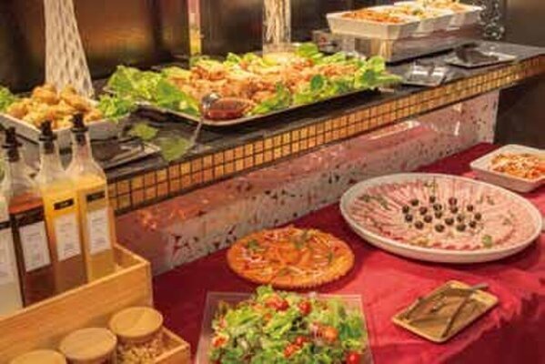 “グラマラス”で“セクシー”なCLUB LOUNGEが、日本を代表するハイブランドストリート「銀座・並木通り」に誕生！