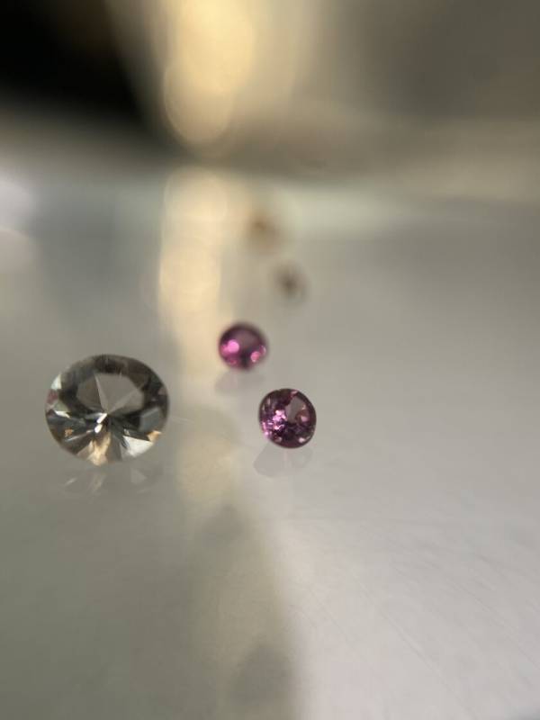 1万通りから選べる「セミオーダー天然石リング」の販売を開始　現代の生きづらさを感じている女性に向けた“私だけのお守りリング”