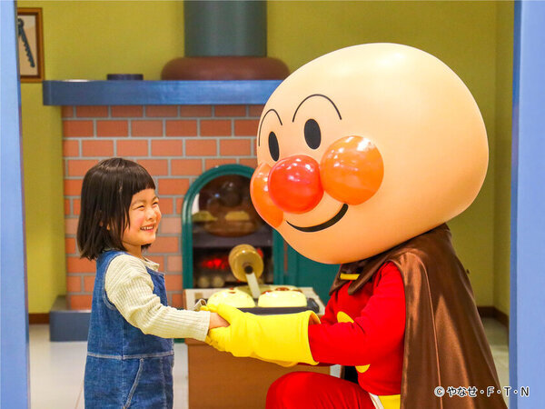 神戸アンパンマンこどもミュージアム＆モール　1月14日(火)～2月28日(金)平日限定こどもチケットが半額「3時からチケット」を販売！