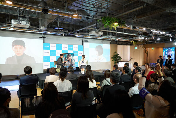 俳優・藤崎ゆみあさんの「TUMO Gunmaアンバサダー」就任を記念し、山本一太群馬県知事とのトークセッションを実施