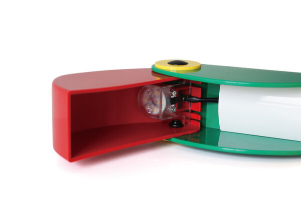 70年代に世界中で人気を博した“熱帯の鳥”モチーフのアイコニックな「ランプ」が現代の機能を搭載し12月19日発売