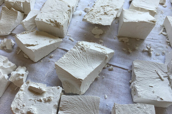 福井県の古民家 八百熊川、伝統的な葛製造を体験できる宿泊プラン「熊川葛寒晒し弟子入りステイ」を販売開始