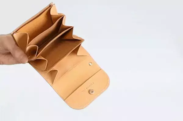 累計8万個以上販売！手作り革小物ブランド COTOCULの大人気ミニ財布が更に使いやすくなって登場