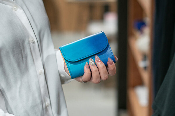 累計8万個以上販売！手作り革小物ブランド COTOCULの大人気ミニ財布が更に使いやすくなって登場