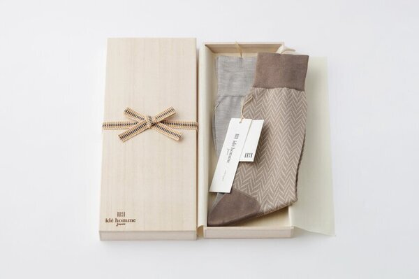 “足元の感性を呼び覚ます”紳士向け靴下ブランド「ide homme (イデ・オム)」がポップアップを開催！