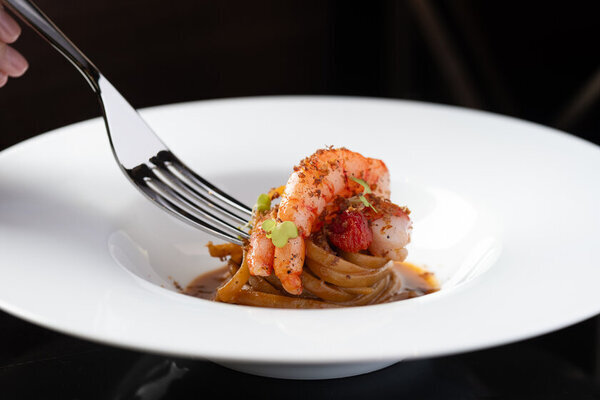 タイの首都で洗練されたイタリアンを味わえる極上のファインダイニング体験　名シェフと提携しホテル「デュシタニ・バンコク」にオープン