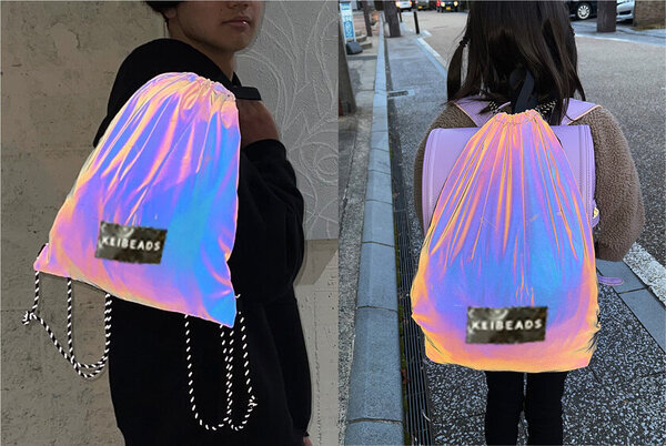 複数のクラファンサイトで達成率1,200％超え！夜道でオーロラに反射する「ナップサック」がREADYFORに登場！