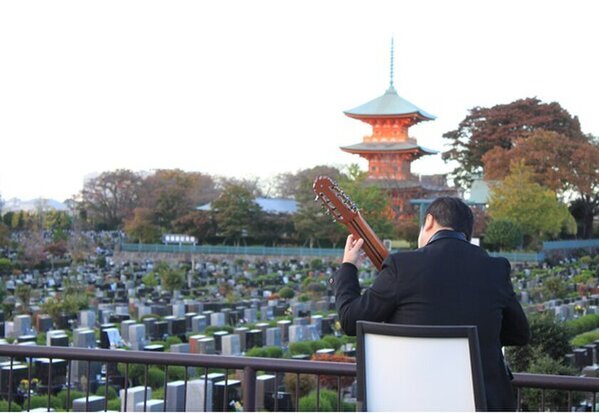 聴衆は青葉園に眠る故人 7万3,000名「御霊に捧げるコンサート」を開催