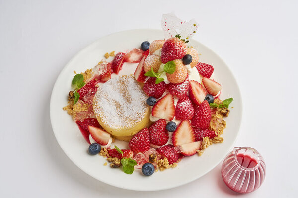 【道の駅くるくる なると】冬限定いちごスイーツが登場中！いちごたっぷりのパフェやパンケーキなど冬メニューも合わせて全6種類!!