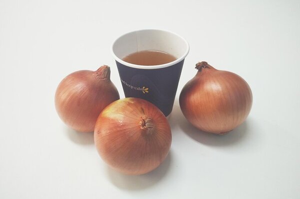 あわじ花さじきに淡路島のお土産自販機が3台登場！地元産牛乳を使ったプリン缶詰やご当地トランプなどを提供　設置場所も募集中