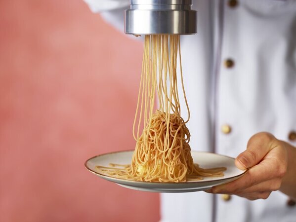 いちごとお花が織りなす春の香りを詰め込んだカフェタイム「いちごアフタヌーンティー」をリーベルホテル大阪で1/21～開催