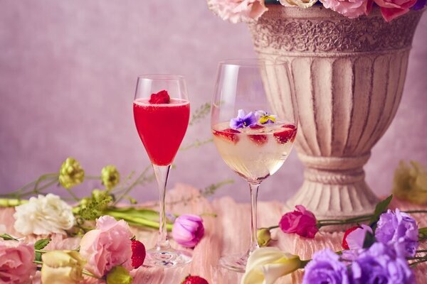 いちごとお花が織りなす春の香りを詰め込んだカフェタイム「いちごアフタヌーンティー」をリーベルホテル大阪で1/21～開催