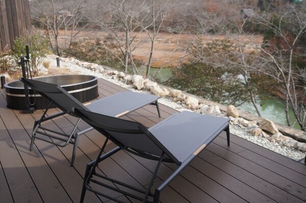 東条湖を眺む～大自然の中で1日1組限定のプライベートサウナルームが「GLAMP CABIN 東条湖・丹波篠山」に新登場！