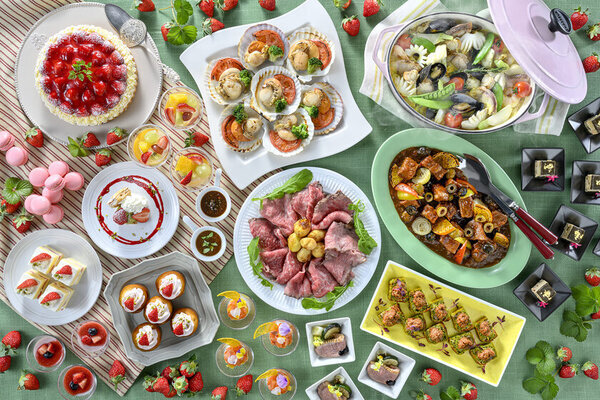 いちご尽くしのスイーツと国産牛のローストビーフが食べ放題！春を感じるディナーブッフェをリーベルホテル大阪で1/21～開催