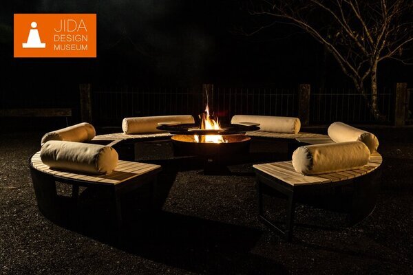 株式会社COMULAがプロダクトデザインを担当したベンチ＆テーブル一体型焚き火台「ocota」がJIDAデザインミュージアムセレクションを受賞！