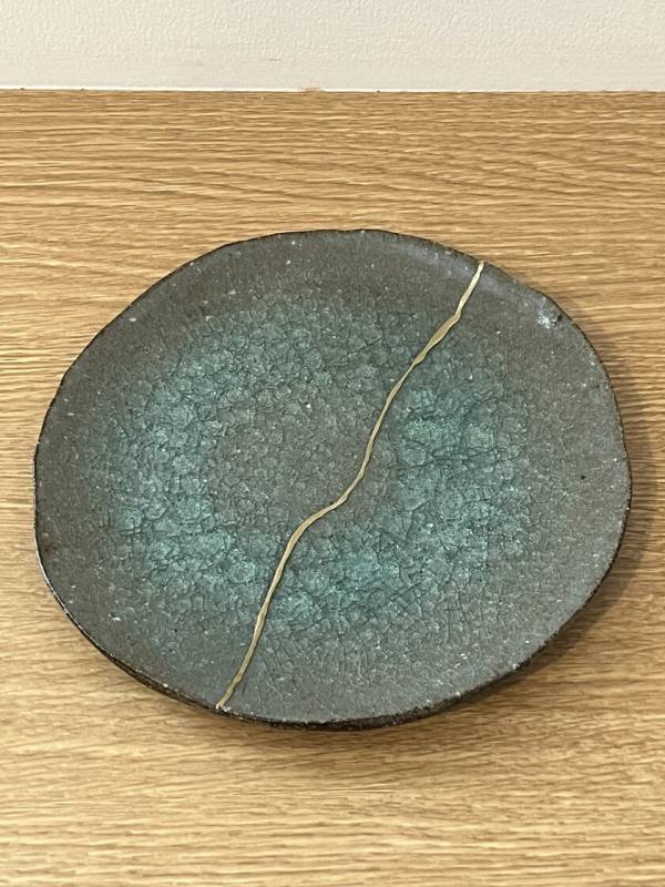 割れた器を修復する伝統文化「金継ぎ」をもっと気軽に！2024年おもてなしセレクション最高金賞受賞、簡易金継ぎキット「THE TSUGICIAN」成田空港で1月7日発売