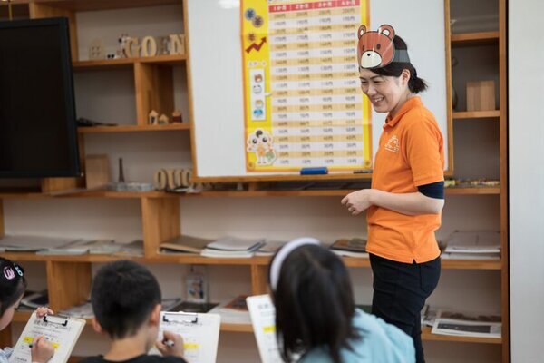 子ども向け金融教育の需要が加速する中、キッズ・マネー・スクールの年間参加数が1万世帯を突破