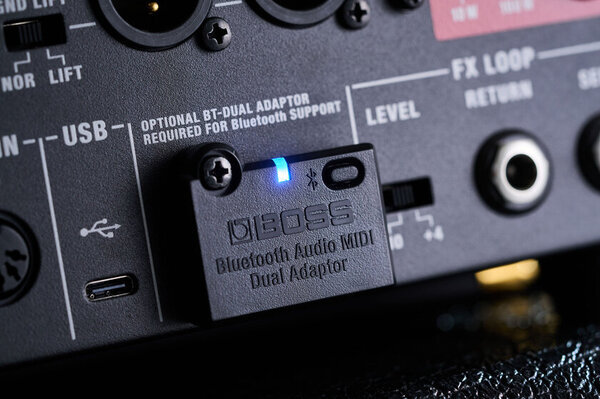 真空管ギター・アンプの活用の場を広げるコンパクトなロード・ボックスを発売