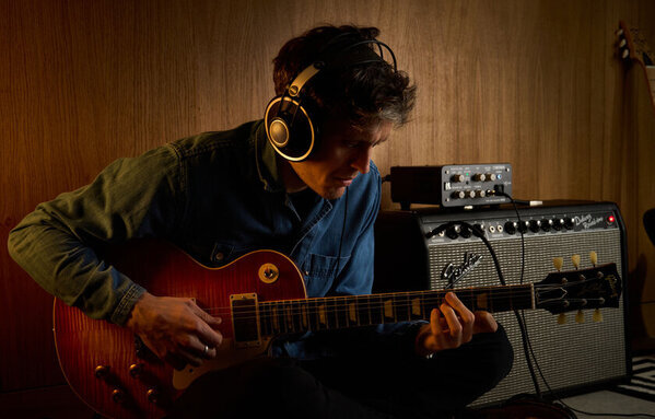 真空管ギター・アンプの活用の場を広げるコンパクトなロード・ボックスを発売