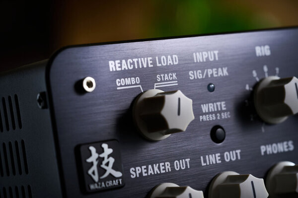 真空管ギター・アンプの活用の場を広げるコンパクトなロード・ボックスを発売