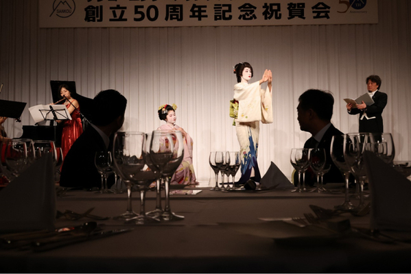 京舞妓とオペラの新融合アトラクション販売開始