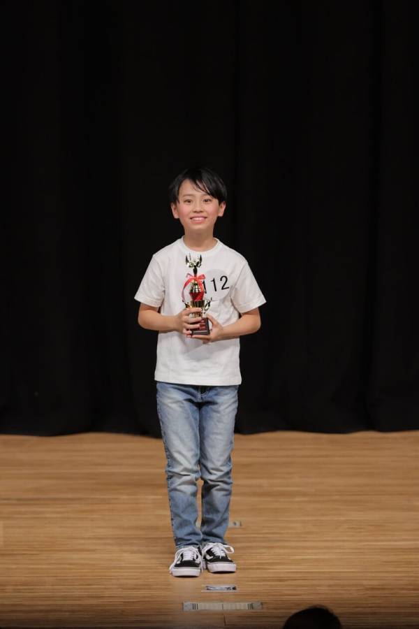 未来のスターを発掘するオーディションイベント、スタースカウト総選挙2024 in Winterのグランプリは小学3年生 西森星乃(らな)さんに決定