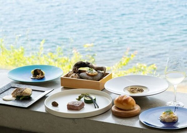 隠岐諸島にて、泊まれるジオ拠点「Entô」と隠岐ゲートウェイ「隠岐プラザホテル」が連携協定締結