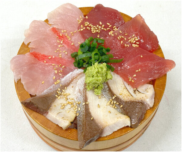 ＼静岡県産の旬の海の幸を堪能／駿河湾沼津サービスエリア上り線「おさかな丼屋 とと丸食堂」　1月20日(月)より旬のブリを使用した海鮮丼が登場