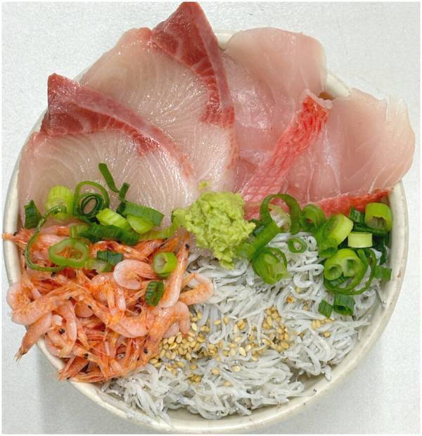 ＼静岡県産の旬の海の幸を堪能／駿河湾沼津サービスエリア上り線「おさかな丼屋 とと丸食堂」　1月20日(月)より旬のブリを使用した海鮮丼が登場