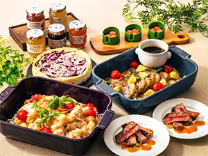 ホテルと同じく発売55周年を迎える「アヲハタ55」とコラボ8種類のジャムを使用したスイーツやセイボリーが揃う「コラボアフタヌーンティー ～Aohata Spring Garden～」を販売します